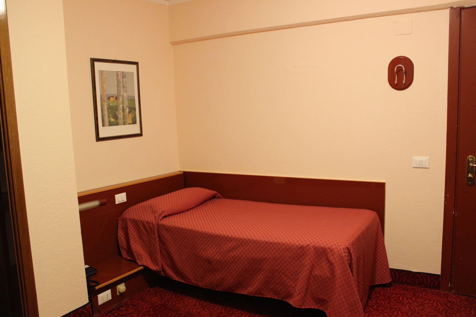 ג'נובה New Alexander Hotel מראה חיצוני תמונה