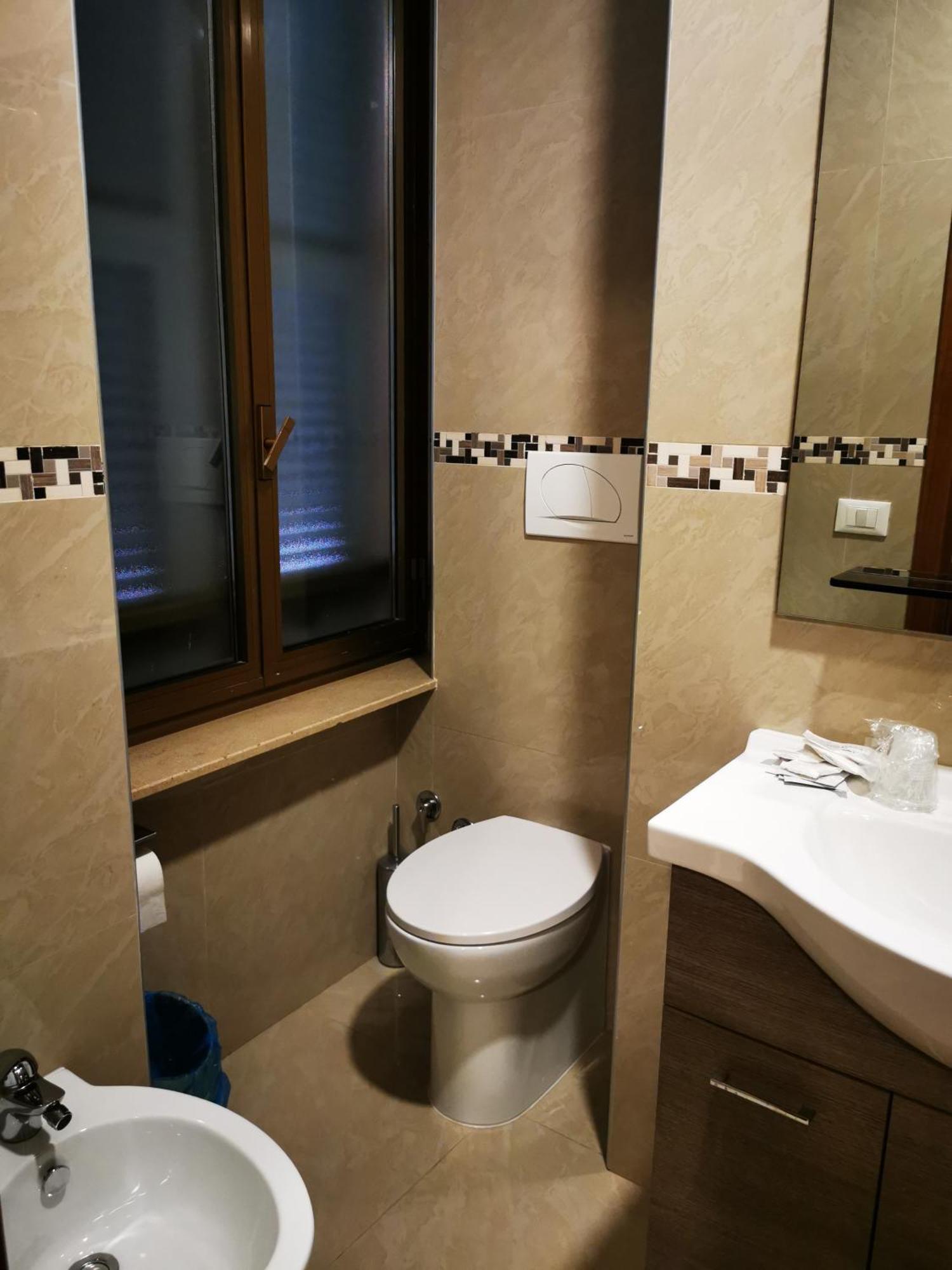 ג'נובה New Alexander Hotel מראה חיצוני תמונה