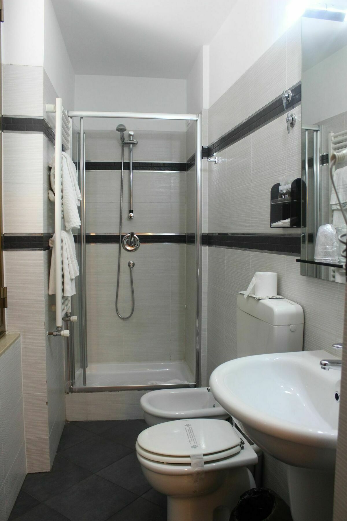ג'נובה New Alexander Hotel מראה חיצוני תמונה